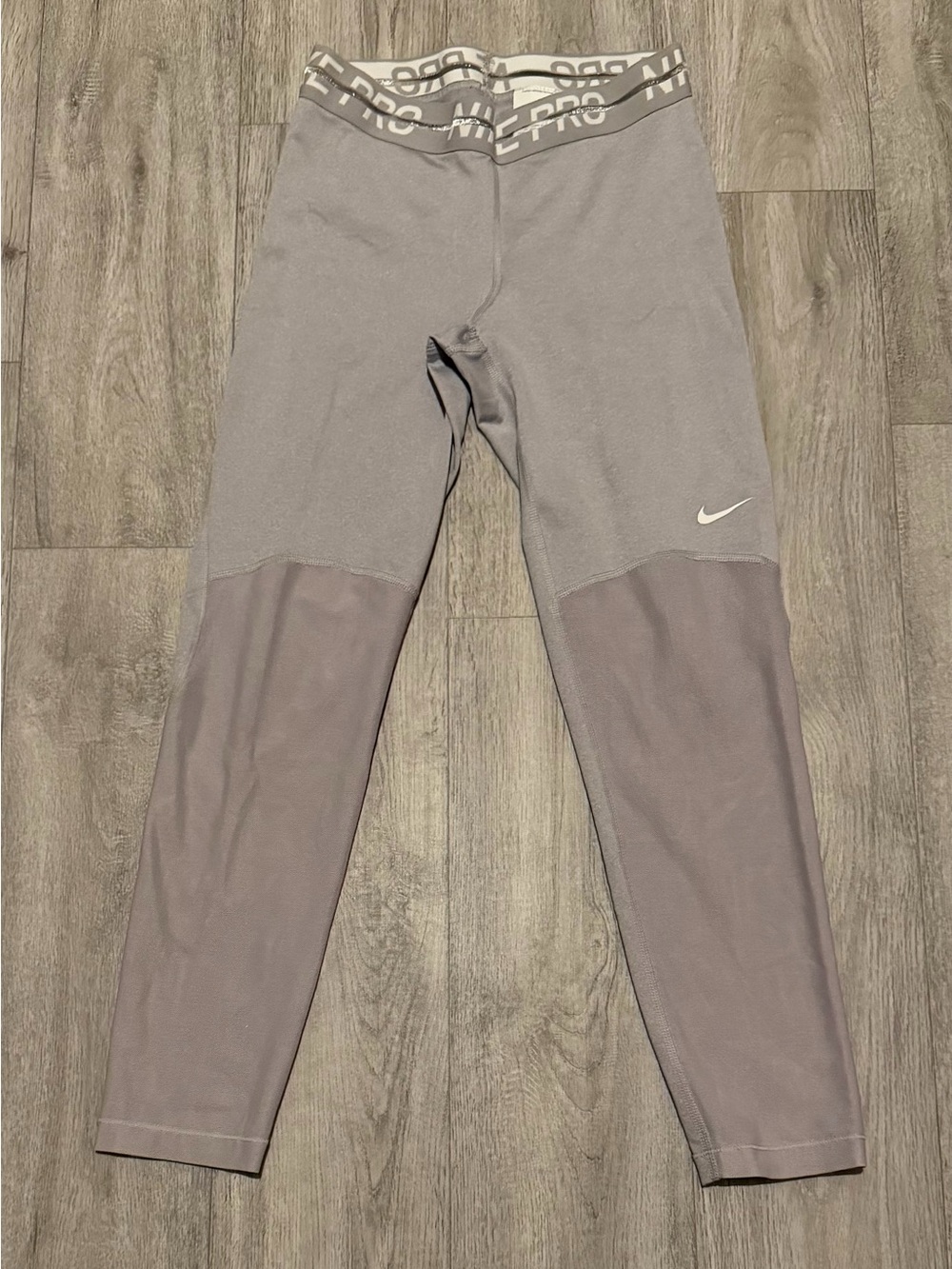Nike Pro Women’s Size XS Dri-Fit Compression Leggings Gray
